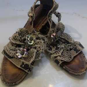 Vero Cuoio Women's Tan and Brown Sandals 9-39